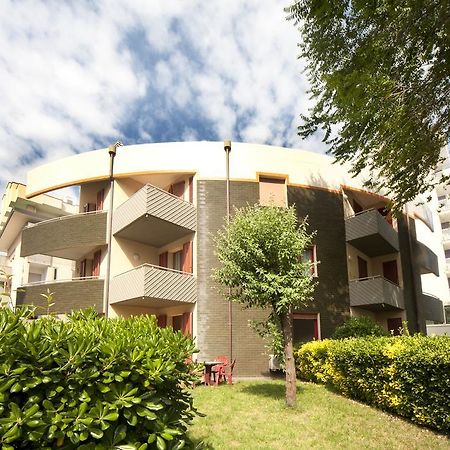 Aris Residence Riccione Buitenkant foto