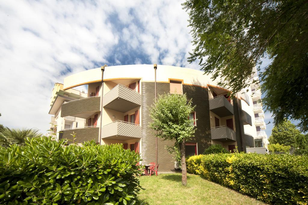 Aris Residence Riccione Buitenkant foto